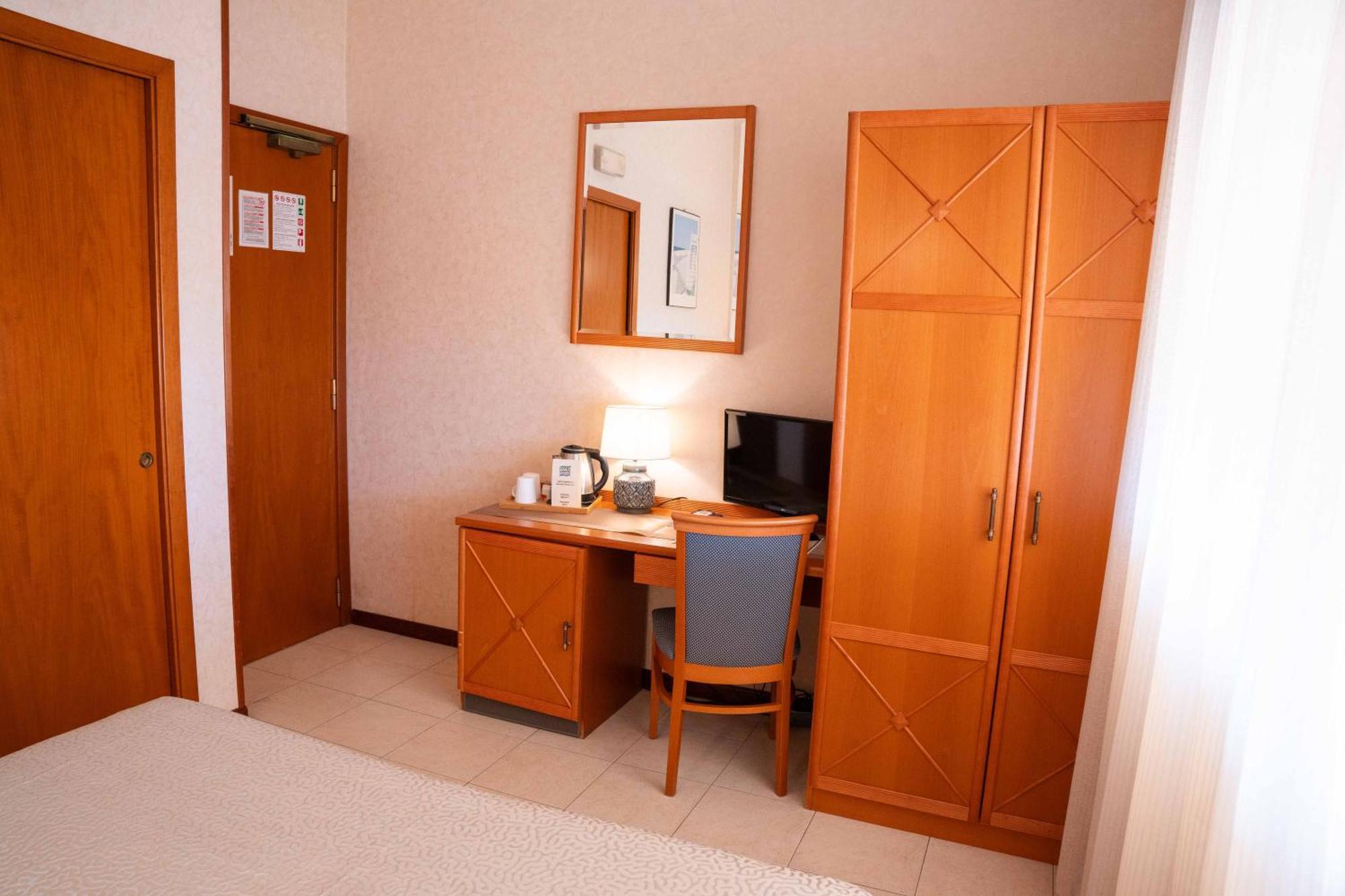 Hotel Pardini Viareggio Exteriör bild